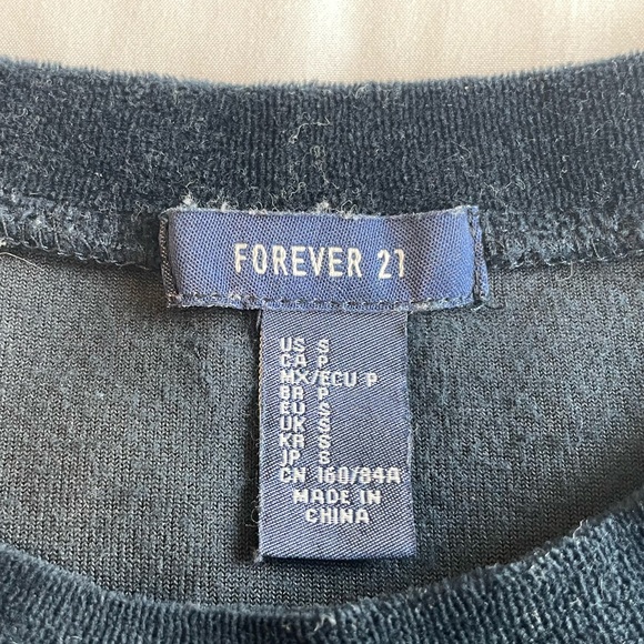 Hey this is my first item listed on my potash mark👋😁 - Picture 2 of 3